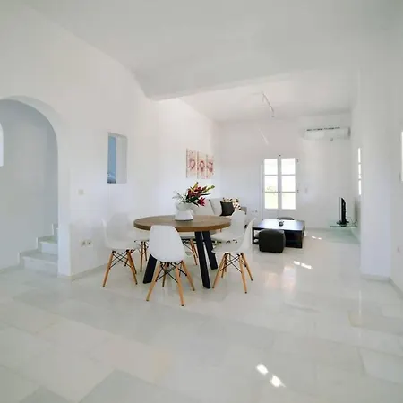 Coral With 4 Bedrooms In Paros Santa Maria (Paros)